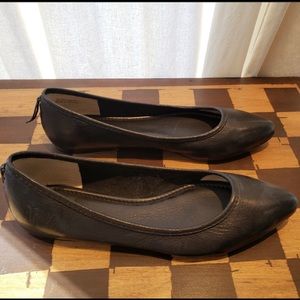 Frye Regina flats black leather size 7
